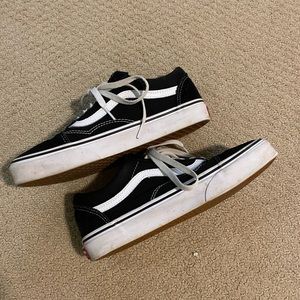 Classic Vans black and white, Women’s size 8